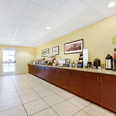 Super 8 By Wyndham San Antonio Airport North Hotel Exterior foto